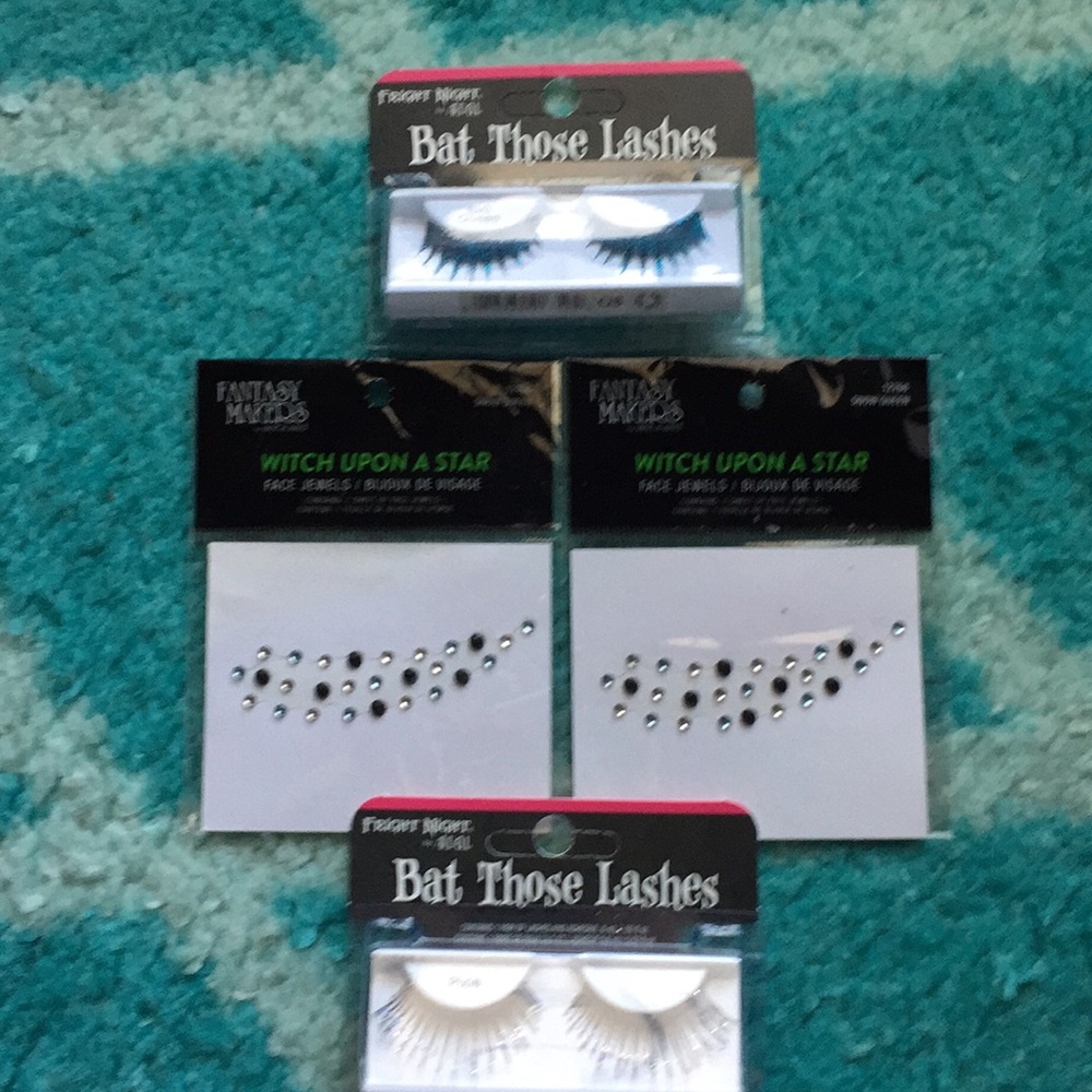 🦊 2 for $15 - NWT silver and teal false lashes